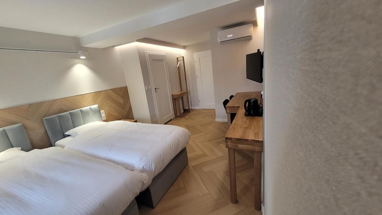 Hotel & Restauracja Wroblewscy Karniewo Экстерьер фото